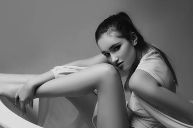 samimi hijyen. Epilasyon. makyaj ve saç stili. Şehvetli bir kadın. Güzellik ve moda. trendy bir görünüm. Seksi kız. hijyen ve öz bakım. epilasyon ve tıraş bacakları. mükemmel bacaklar. tıraş tan sonra yumuşak cilt.