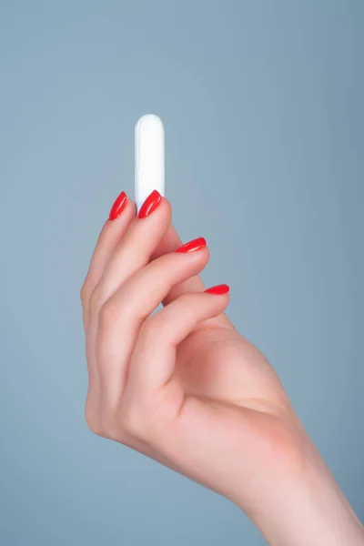 Hand Holding Menstruation Tampon Womens Menstrual Cramps Menstruation Feminine Tampon — Stock Photo, Image