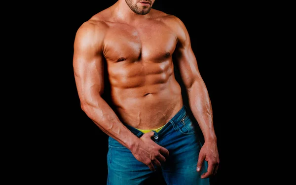 パンツを脱げ 筋肉質の男のセクシーな胴 ハンサムな筋肉男とともに6パックAbs — ストック写真