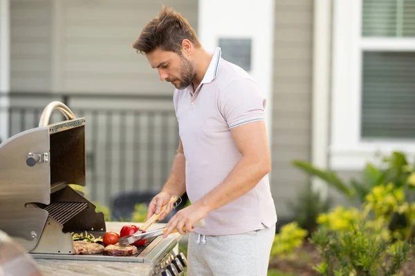 Grill Chef Cook Guy Bbq Cooking Tools Barbecue Grill Picnic — Stock Photo, Image