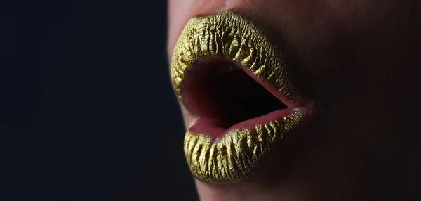 Lip Golden Glitter Effect Woman Mouth Close Golden Lipstick Glamour — Stock Photo, Image