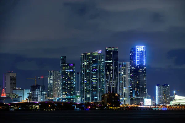 Miami City Avond Skyline Stad Miami Verlichting Verlichting Zee Oceaan — Stockfoto