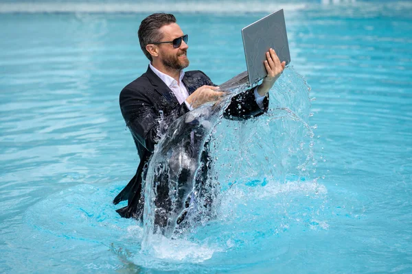 Funny Business Man Business Suit Laptop Jumping Splash Water Pool — Stock Photo, Image