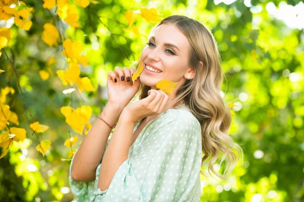 Beautiful Girl Outdoors Autumn Fall Young Woman Collects Yellow Fall — Stock Photo, Image
