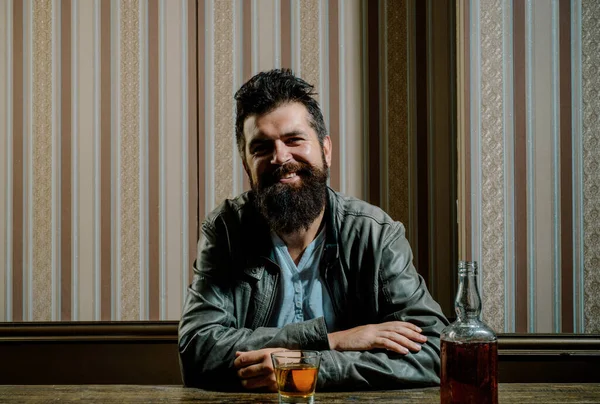 Cheerful Bearded Sman Drinking Expensive Whisky Stylish Elegant Bearded Man — Stock Photo, Image