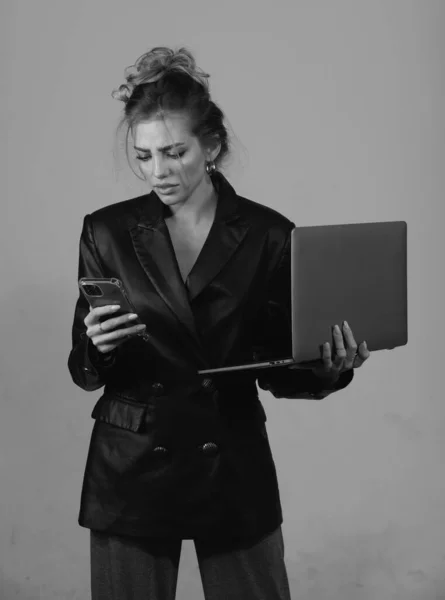 Portrait Serious Businesswoman Black Fashion Dress Laptop Phone — Stockfoto