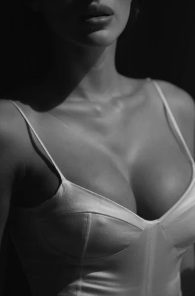 Σέξι Γυναικεία Βυζιά Και Λεπτό Σώμα Γυναικείο Σέξι Στήθος — Φωτογραφία Αρχείου