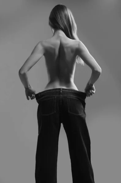 Slanke Taille Dunne Vrouw Grote Broek Gewichtsverlies Concepten Slank Meisje — Stockfoto