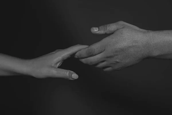 Handen Helpen Hand Vasthouden Sluiten Een Helpende Hand Bieden Ondersteunende — Stockfoto