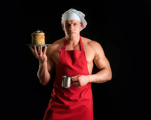 メープルシロップのパンケーキ シェフ ベーカーがデザートを出す 甘い食べ物の朝食 — ストック写真