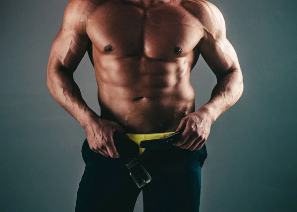 Muscular Gay Sexy Com Seis Pack Abs Estúdio Com Iluminação — Fotografia de Stock