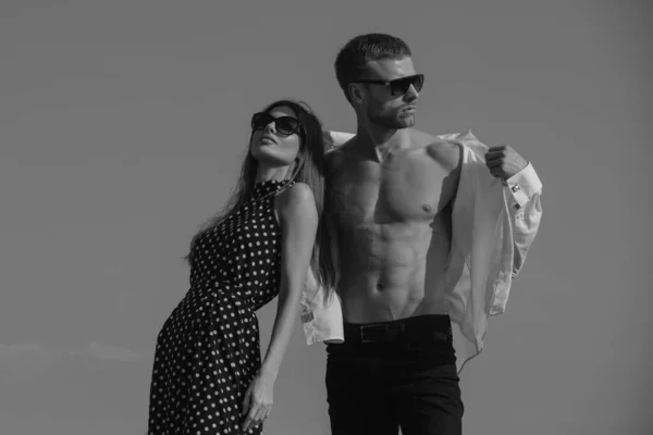 Paar Von Sexy Muskulösen Männlichen Modell Stark Mit Nacktem Körper — Stockfoto