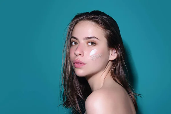 Closeup Young Woman Applying Cream Face Skincare Cosmetics Concept Skin — Photo