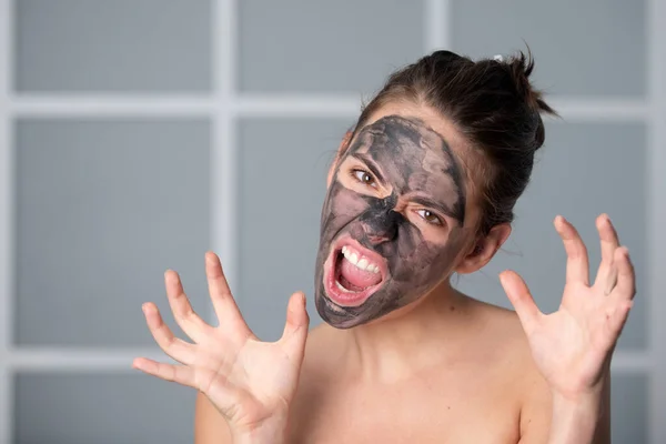 Facial Treatment Beautiful Young Woman Charcoal Mud Facial Mask Face — Stock Photo, Image