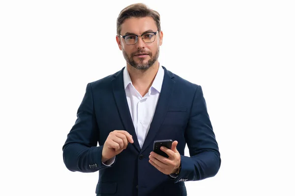 Pukumies Puhelimessa Promo Mobiilisovellus Liikemies Rento Vaatteita Käyttäen Älypuhelin Eristetty — kuvapankkivalokuva