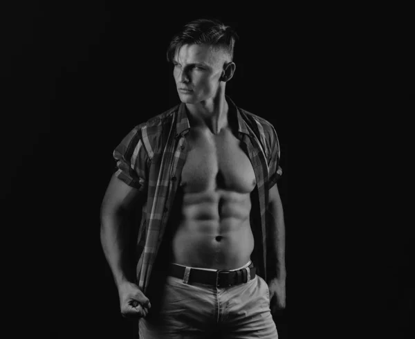 裸の胴だ 裸の男 ヌード男性のAbs樹脂 セクシーな筋肉質の男ゲイ トップレス筋フィットネスボディ — ストック写真