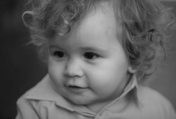 Kinderporträt Kopf Des Niedlichen Babys Großaufnahme — Stockfoto