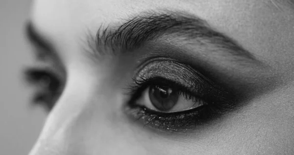 Professional Smokey Eyes Make Beautiful Girl Special Occasion Shiny Glitter — Stock Photo, Image