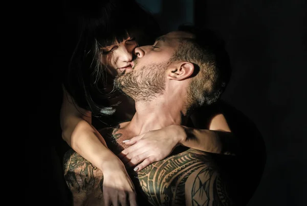 Kyssas Par Älskade Människor Underbart Förälskade Par Förförelseälskare — Stockfoto