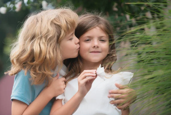 Hugging Kissing Kids Couple Little Lovely Children Outdoor Children Summer — стоковое фото