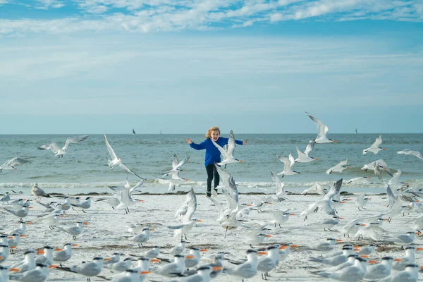 Happy Child Running Seagull Birds Having Fun Beach Hot Summer — Stock Photo, Image