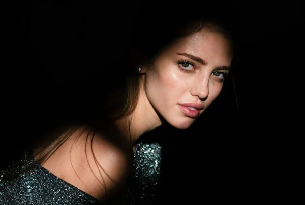 Skugga Flickor Ansikte Charmig Attraktiv Kvinnlig Modell Romantiskt Porträtt Vacker — Stockfoto