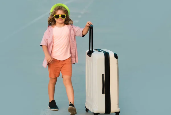 Travel Adventure Portrait Child Traveler Travel Bag Little Tourist Suitcase — Stock Photo, Image
