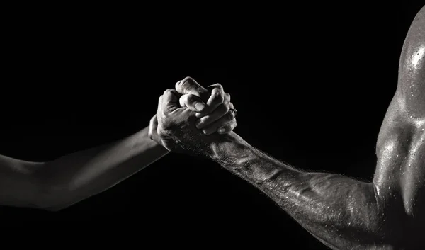 Pomocna Dłoń Trzymając Się Rękę Zamknij Daję Pomocną Dłoń Ratunek — Zdjęcie stockowe