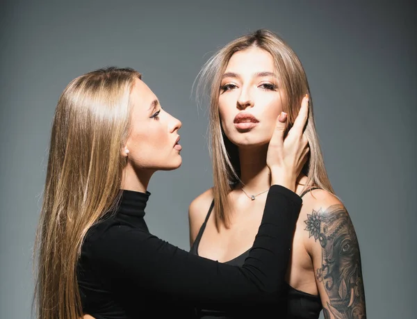Lesben Lgbt Paar Zwei Mädchen Mit Schönen Augen Schönen Lippen — Stockfoto
