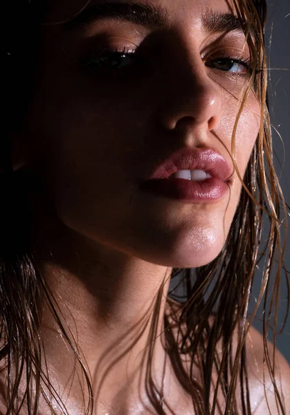 Vacker Sensuell Kvinna Modell Närbild Sexig Kvinna Poserar Studio — Stockfoto