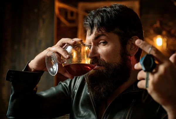 Man Beard Holds Glass Brandy Macho Drinking Confident Man Car — Stock Photo, Image