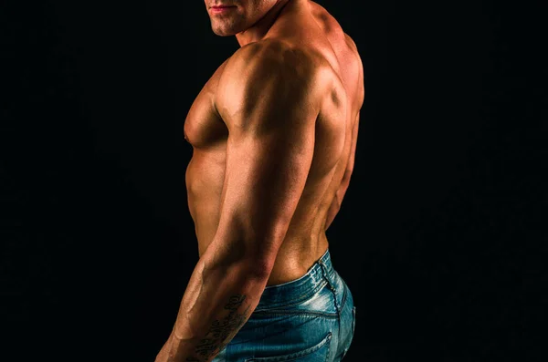 Mężczyzna Seksownym Ciałem Silny Pozbawiony Mięśni Model Męski Czarnej Bieliźnie — Zdjęcie stockowe