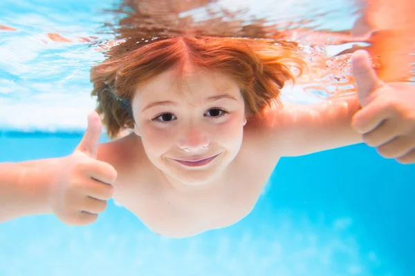 Child Face Underwater Thumbs Underwater Child Swims Pool Healthy Child — Stock Photo, Image