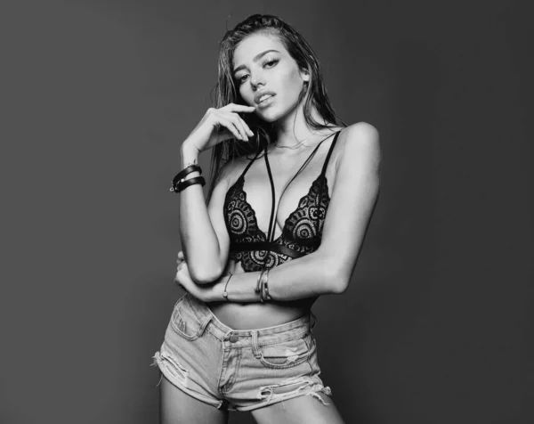 Rapariga Sutiã Jovem Mulher Com Corpo Sexy Lingerie Preta — Fotografia de Stock