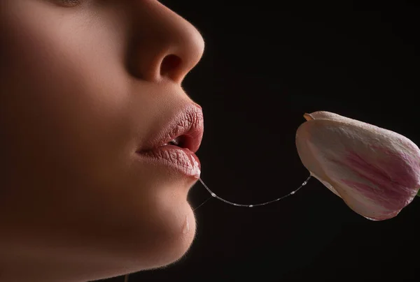 Sexy Woman Mouth Flowers Oral Sex Orgasm Blowjob Licking Flower — Φωτογραφία Αρχείου