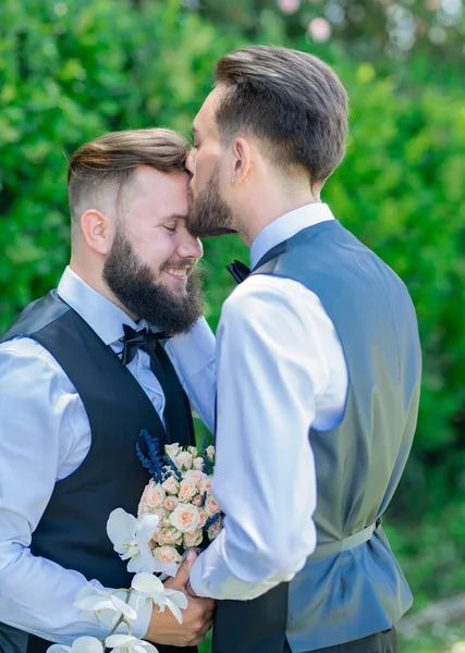 Beso Gay Boda Matrimonio Gay Pareja Tierna Besos Cerrar Hasta — Foto de Stock