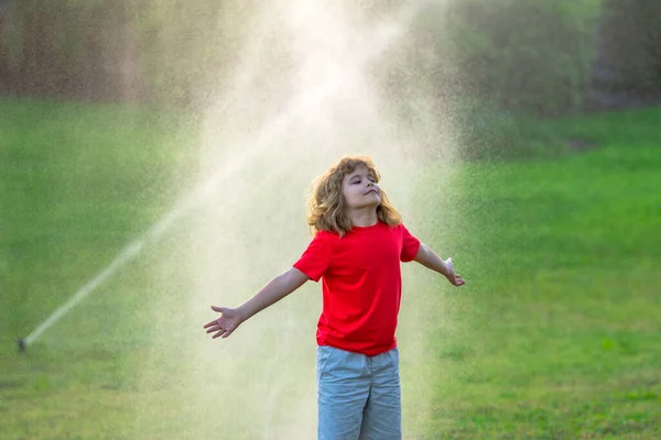 Cute Little Kid Watering Grass Garden Summer Day Child Play — Stock Photo, Image