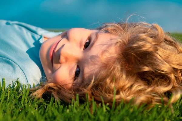 Carefree Child Laying Green Summer Grass Happy Child Green Grass — Stock Photo, Image