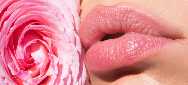Plumpläppar Naturliga Läppar Med Rosa Ros Sexig Kvinna Mun Ros — Stockfoto