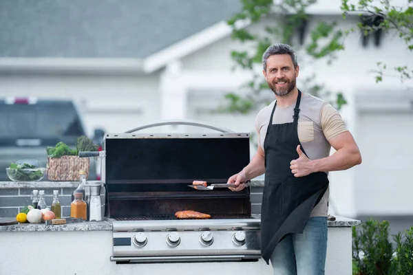 Man Barbecue Grill Male Cook Preparing Barbecue Outdoors Bbq Meat — Stock Photo, Image