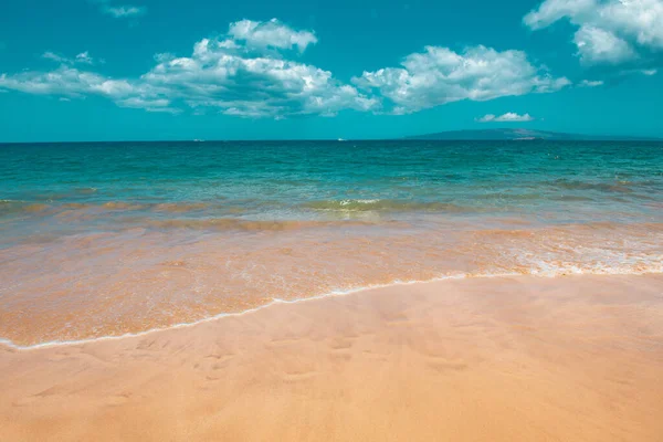 Pantai Tropis Dengan Pasir Laut Pada Liburan Musim Panas — Stok Foto
