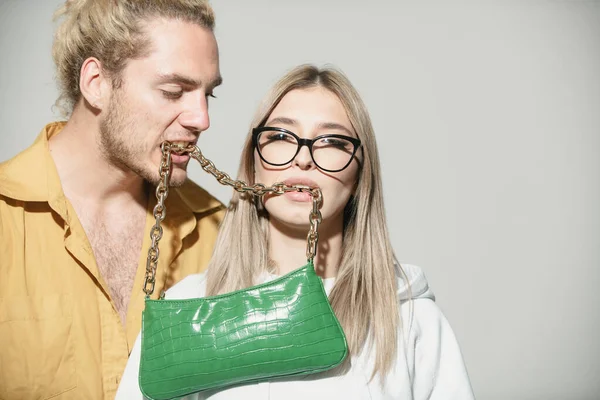 Couple Holds Fashion Handbag Mouth Couple Love Date Formal Fashion — Stockfoto