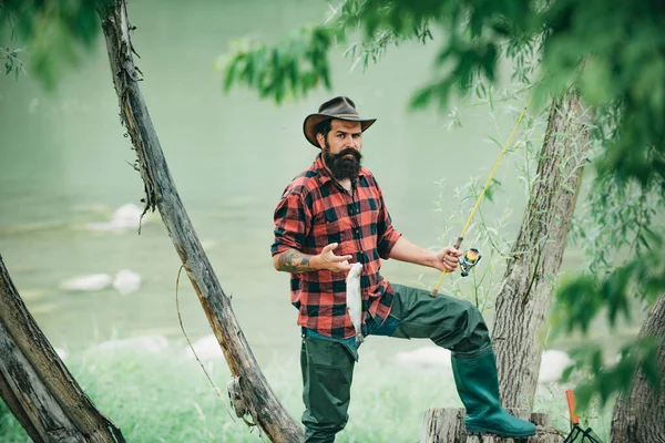Fishing Hobby Summer Weekend Portrait Bearded Men Fisher Fishing Rod — Stok Foto