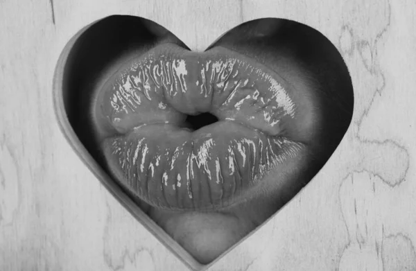 Läppar Hjärtform Alla Hjärtans Dag Koncept Tjejkyss Kvinnliga Läppar Kysser — Stockfoto