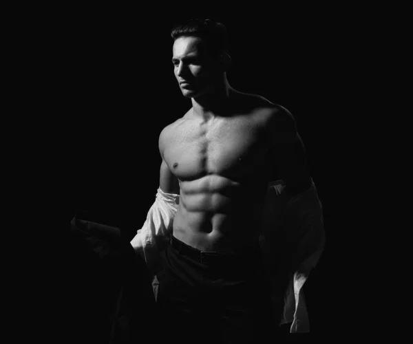 Muskulös Kille Med Sexig Överkropp Stark Man Som Visar Sin — Stockfoto