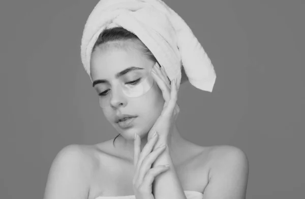 Yüz Maskesi Spa Güzellik Tedavisi Cilt Bakımı Şehvetli Kadın Yüz — Stok fotoğraf