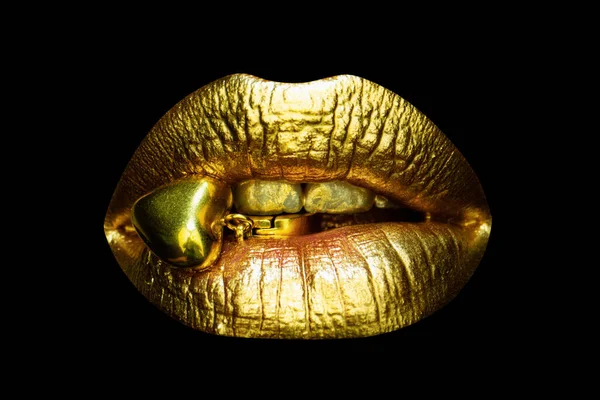 Kobiety Złote Usta Zamykają Odosobnione Tło Złoty Sexy Usta — Zdjęcie stockowe