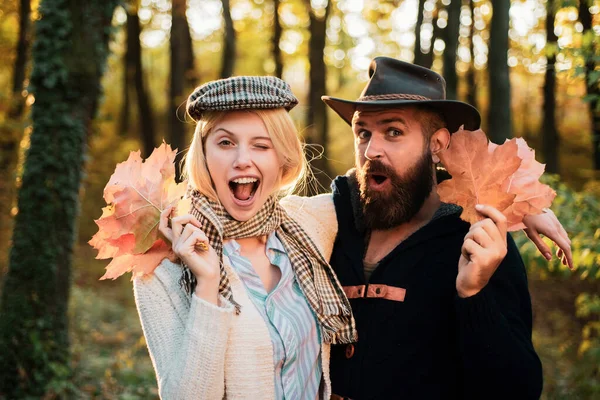 Junges Paar Mit Herbstlicher Stimmung Leidenschaft Dating Und Liebe Herbst — Stockfoto