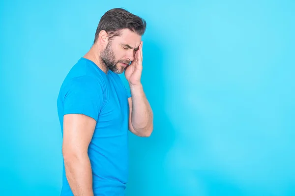 Kopfschmerzen Migräne Konzept Müder Mann Mit Kopfschmerzen Erschöpft Und Mit — Stockfoto