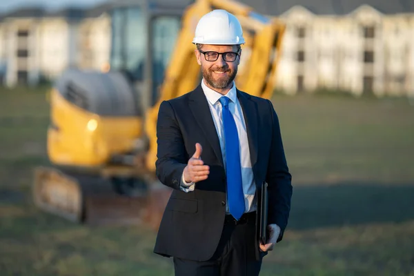 Bauunternehmer Investor Mann Vor Baustelle Erfolgreicher Gutaussehender Mann Modernen Wohnungsbau — Stockfoto